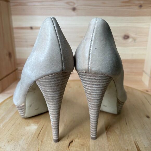 Wm Guess Gray Closed Toe Slip On Pumps Heels US 7M - Picture 6 of 7